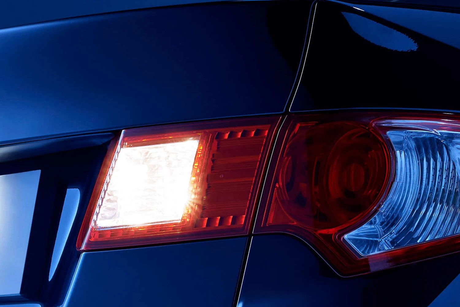 Philips® 12832X1 - X-tremeVision LED Bulb (921)